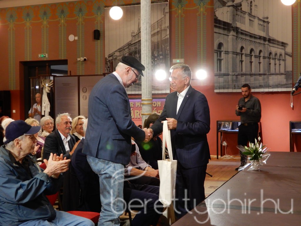 Konrád-emlékpad avatás 56